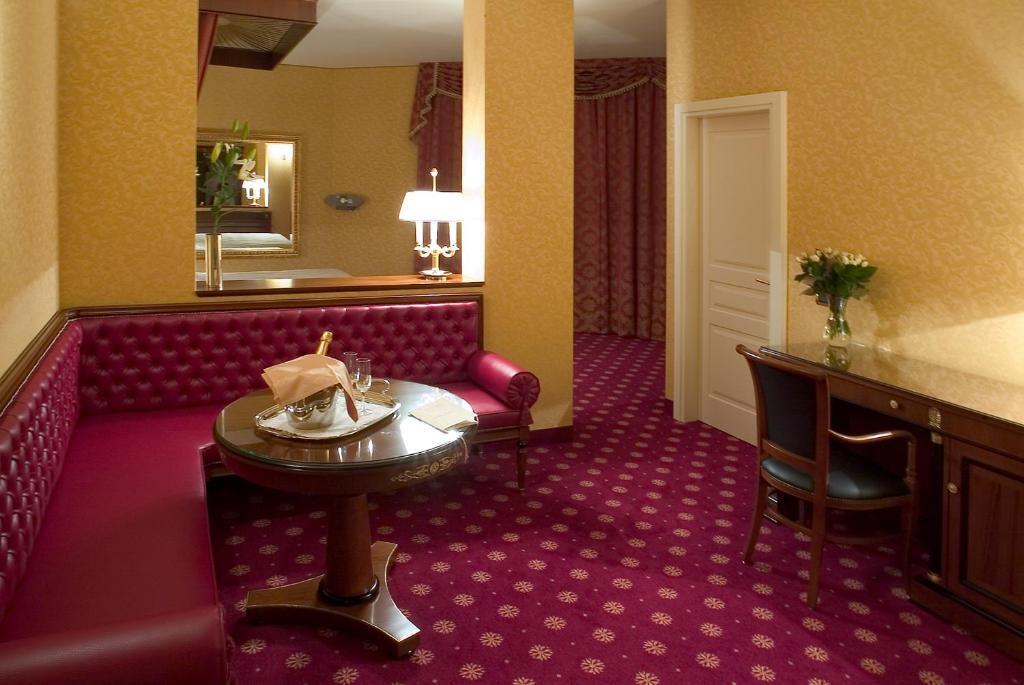 Hotel Maxim Peschiera Borromeo Habitación foto
